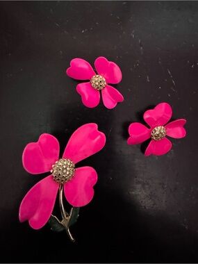 Sarah Coventry enamel Hot Pink Flower Brooch and Earring Set - Women Accessories